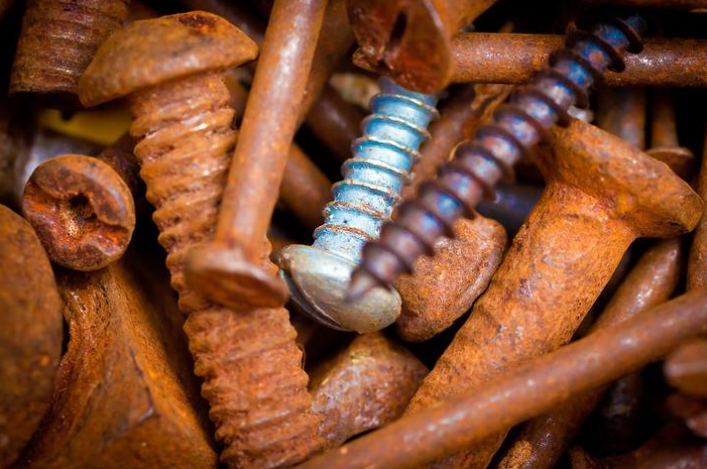 ¿Por qué se oxidan los tornillos de acero inoxidable?