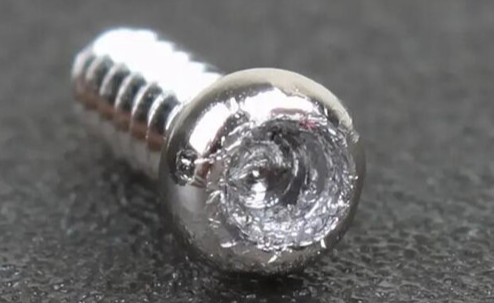 ¿CÓMO TRATAR LAS CABEZAS DE TORNILLO ELIMINADAS?